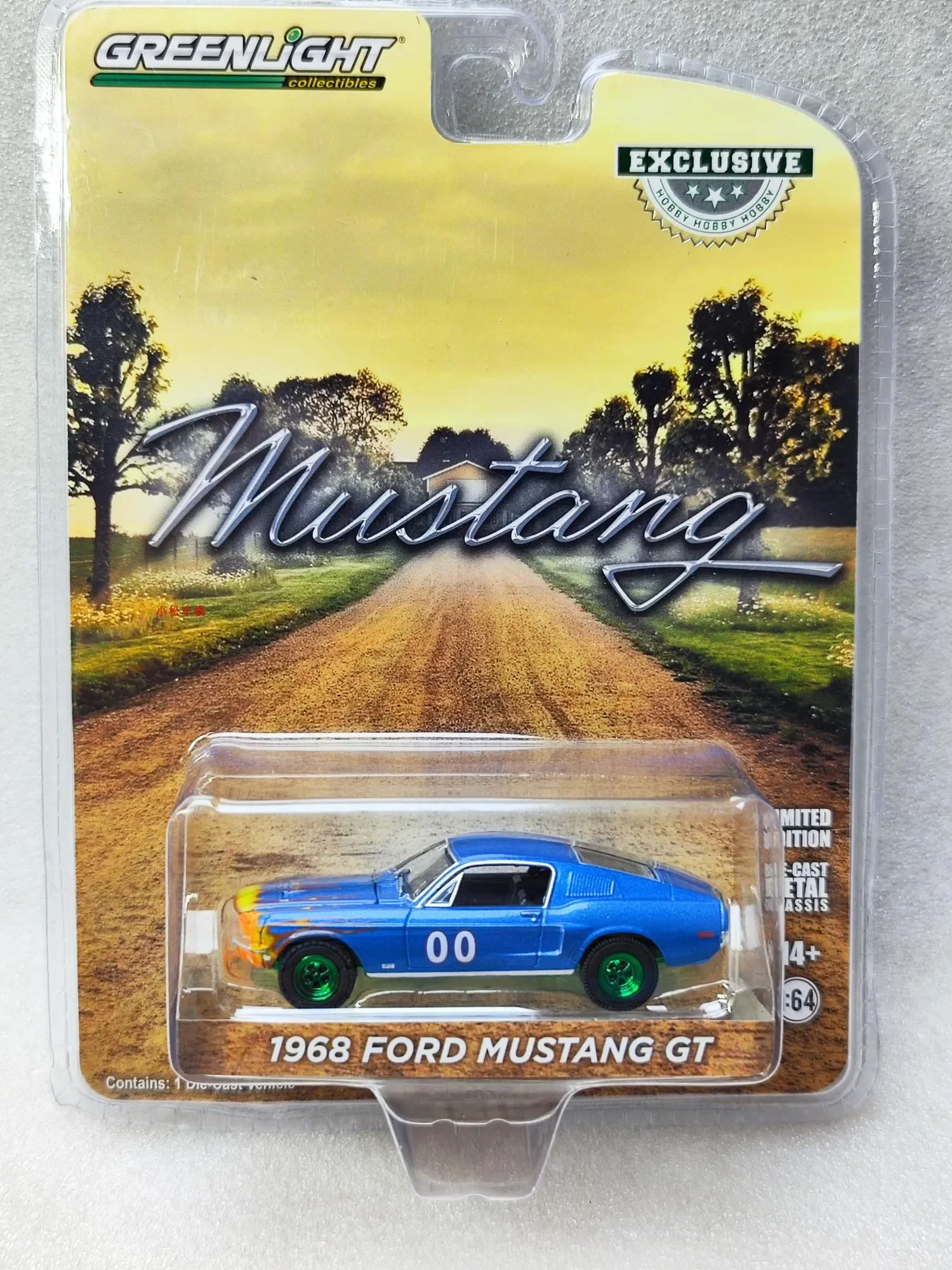 1: 64 1968 Ford Mustang GT Fastback Race Car # 00 green model Collection of car models