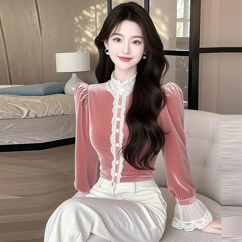 

French Palace Lace Foreign-style Inner Top Elegant and High-end Pink Velvet Shirt for Women in Autumn and Winter