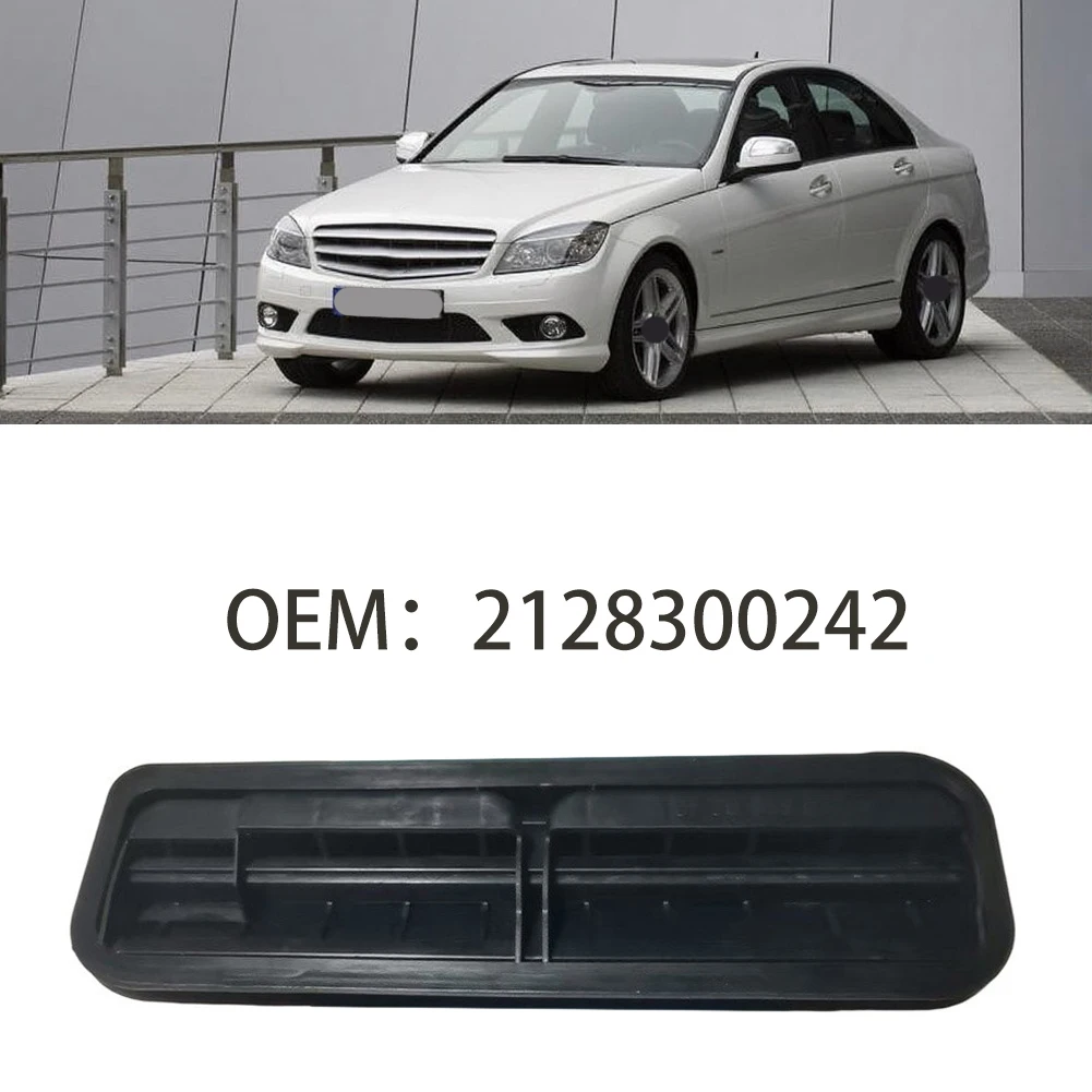 Car Rear Bumper Air Vent Grille Louver  For Mercedes For Benz C-Class W204 (2007–2015)  E-Class W212 (2009–2016)