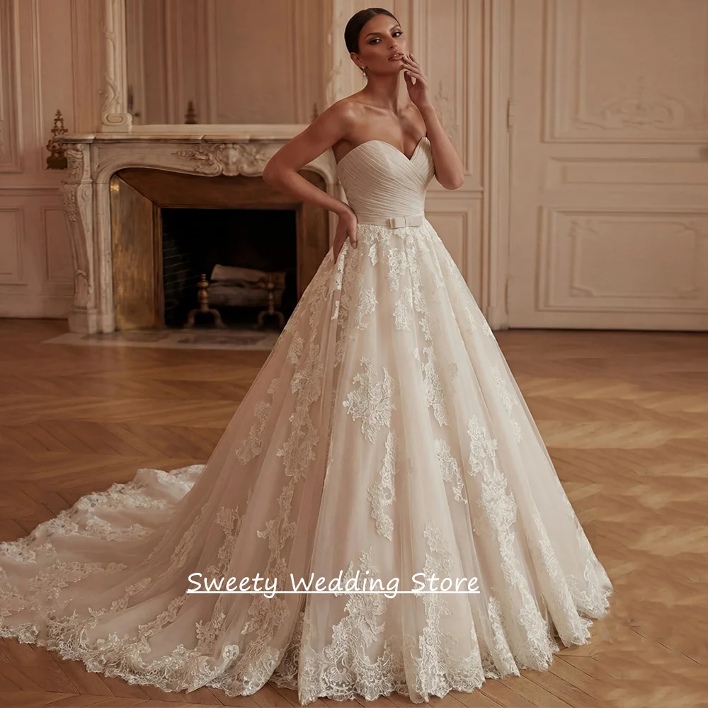 

Gorgeous Ball Gown Wedding Dress Customized Sweetheart Sleeveless Lace Applique Pleat Buttons Bridal Gown Robe De Mariage