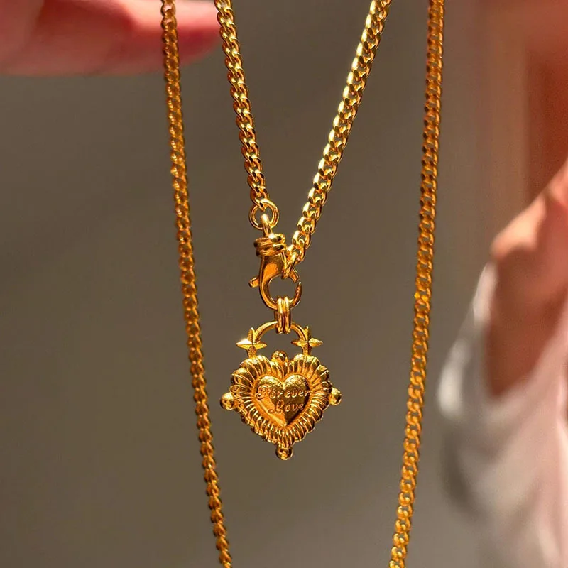 Classic Retro Chic Exquisite Cameo Relief Heart-Shaped Lock Necklace Fashion Star Pendant Collar Chain Banquet Jewelry Gift