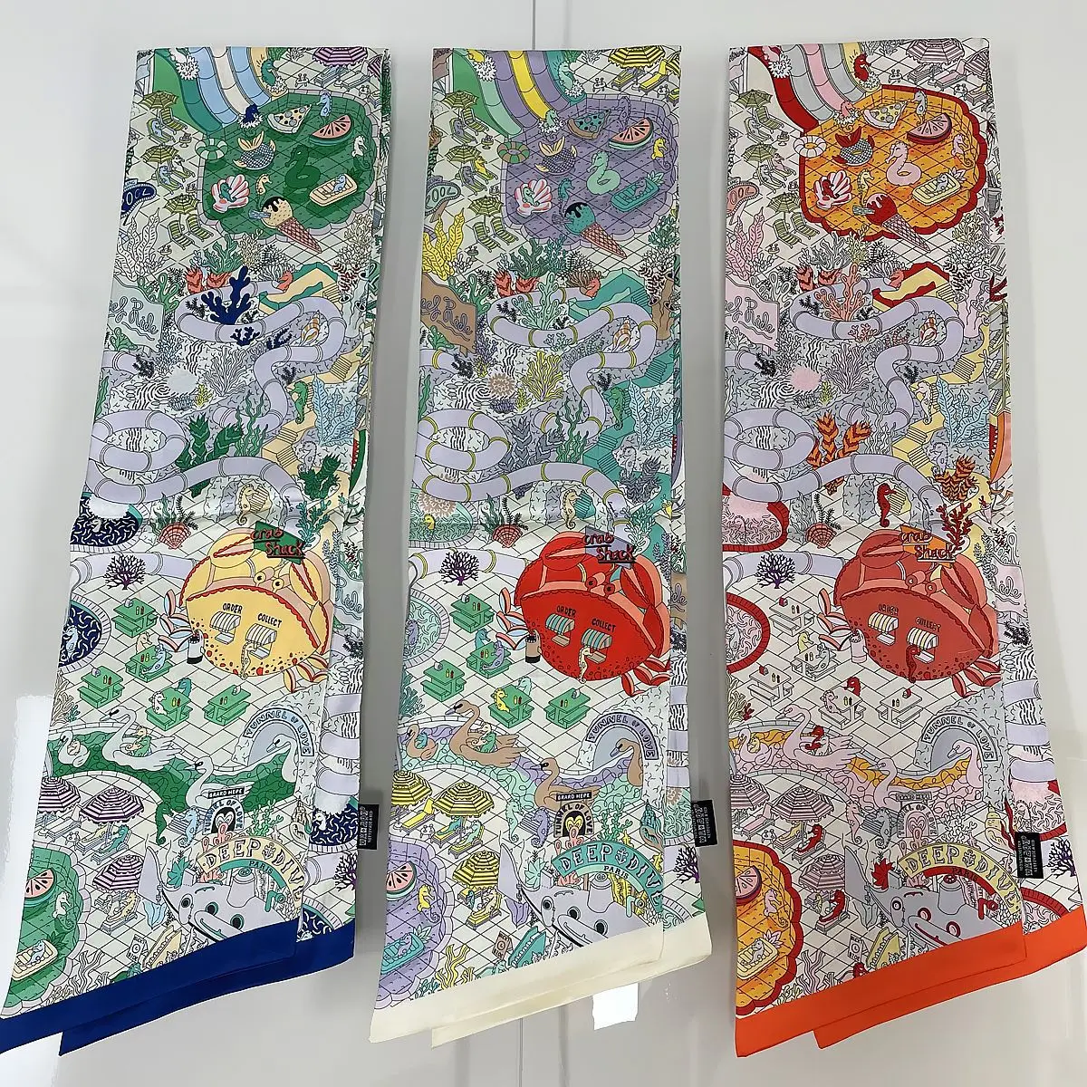Versione coreana calda del nuovo parco divertimenti Moda femminile Versatile striscia di stampa a doppio strato Sciarpa decorativa in twill regalo