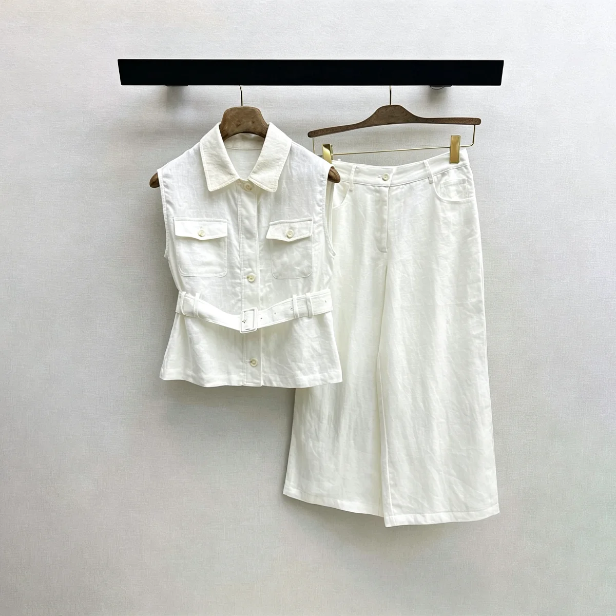 2026 High Quality Women's Summer Vest Set with Light Luxury Style