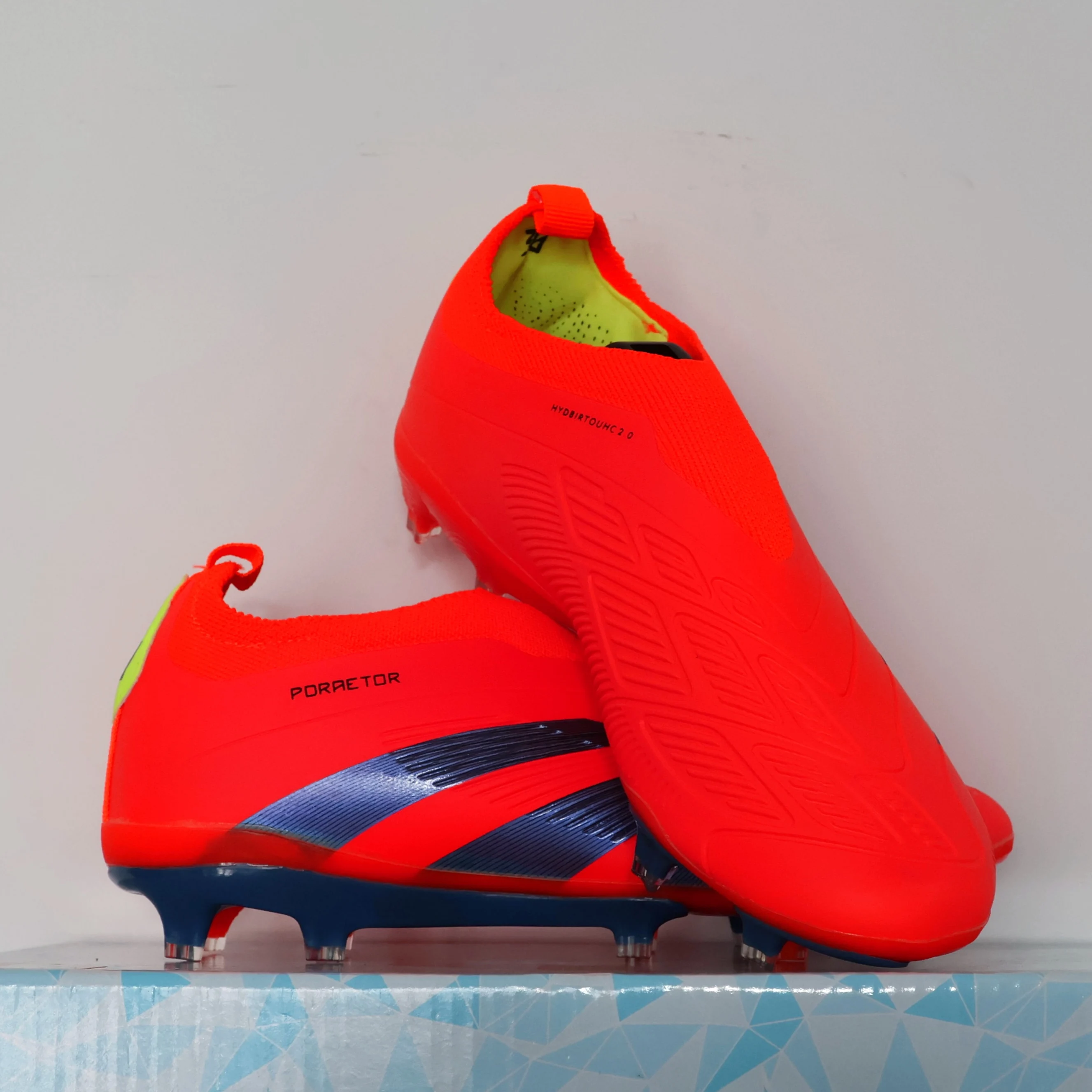 

2282FG Without Lace Mens Soccer Shoes SLIP-ON Non-Slip Turf Soccer Cleats for Kids TF/FG Training Football Boots Chuteira Campo