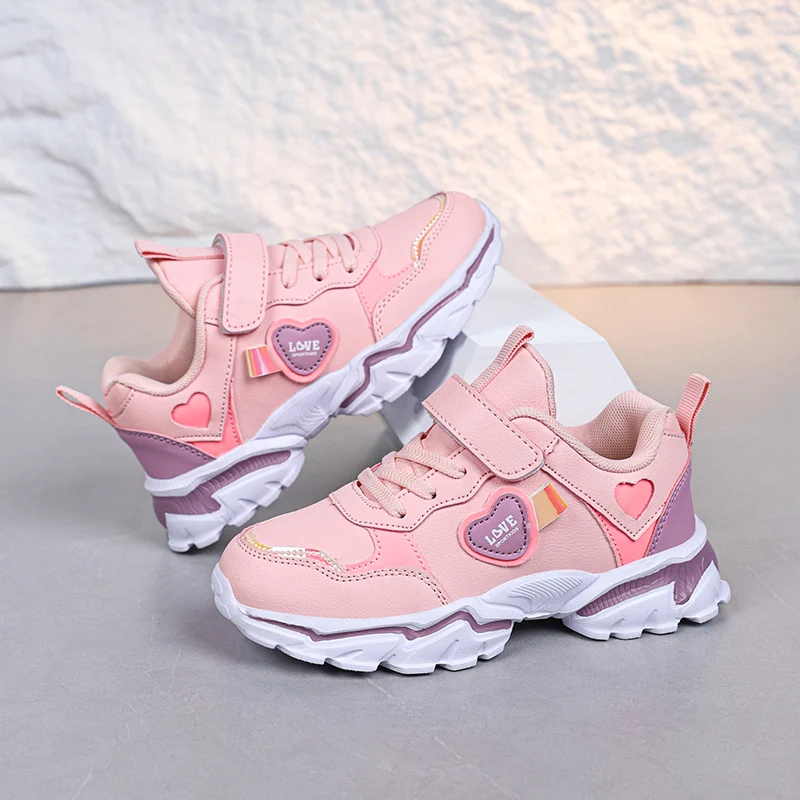 A pair of girls' four-season leather sport shoes with heart pattern, casual running shoes, size 28-39，MF-999PJ
