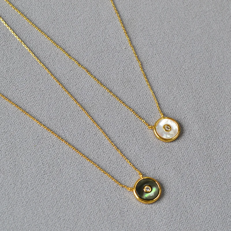 

Fashion Light Luxury Mother-of-pearl Button Round Simple Commuting Gentle and Exquisite Style Temperament Necklace for Women