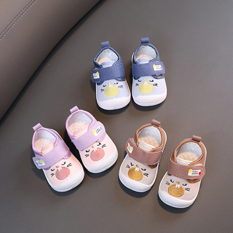 Zapatos de dibujos animados para bebé, zapatillas transpirables, suela suave, antideslizante, para cuna