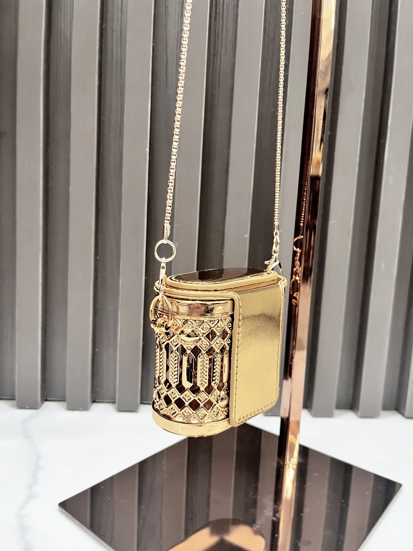 Маленькая сумка Золотые дизайнерские сумки на ремне Вечерняя сумка Кошельки и сумочки забавной металлической формы Кошелек-клатч Вечеринка Свадьба