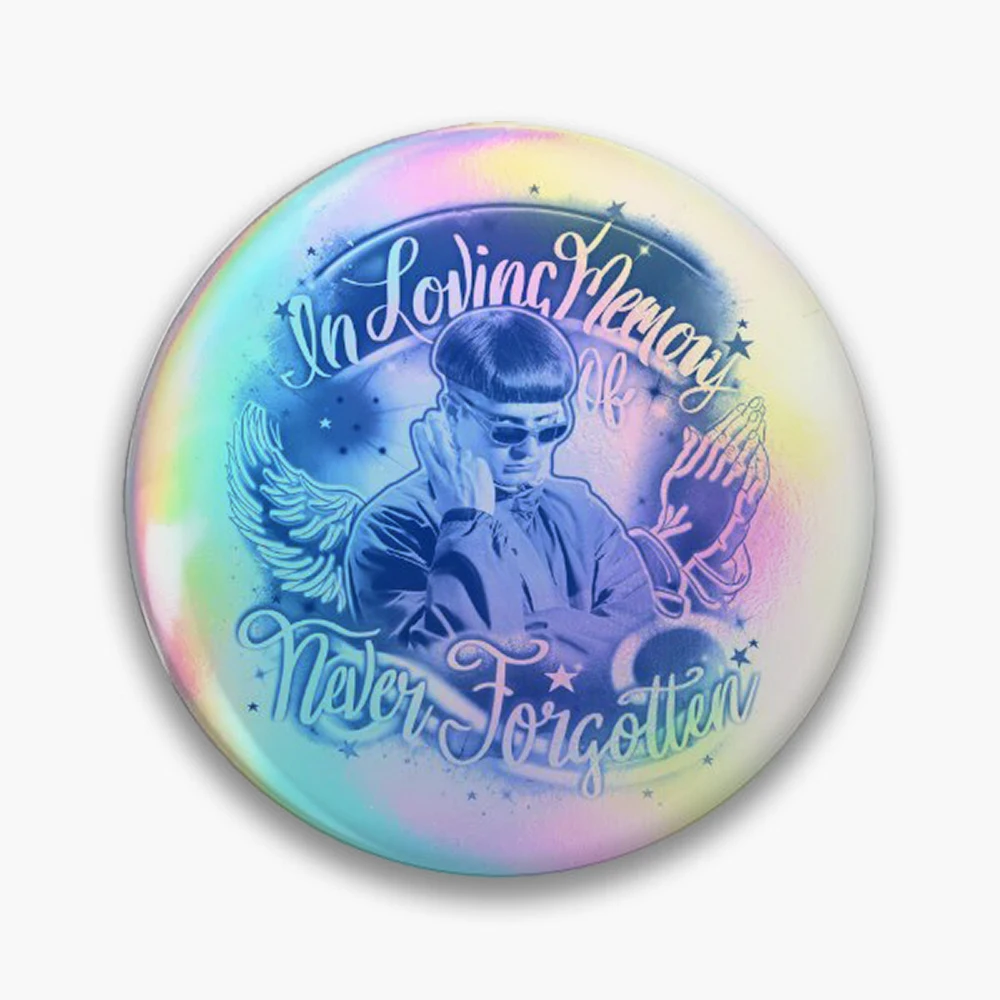 Never Forgotten Oliver Pin Holographic Star Heart Pin Brooches Laminated Button Fashion Accessory