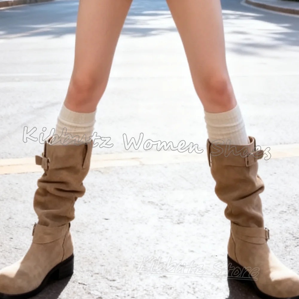 

Замшевые сапоги до колена с пряжкой на ремне, однотонные, с круглым носком, на массивном каблуке, модная роскошная элегантная лаконичная новинка, женская обувь, новинка