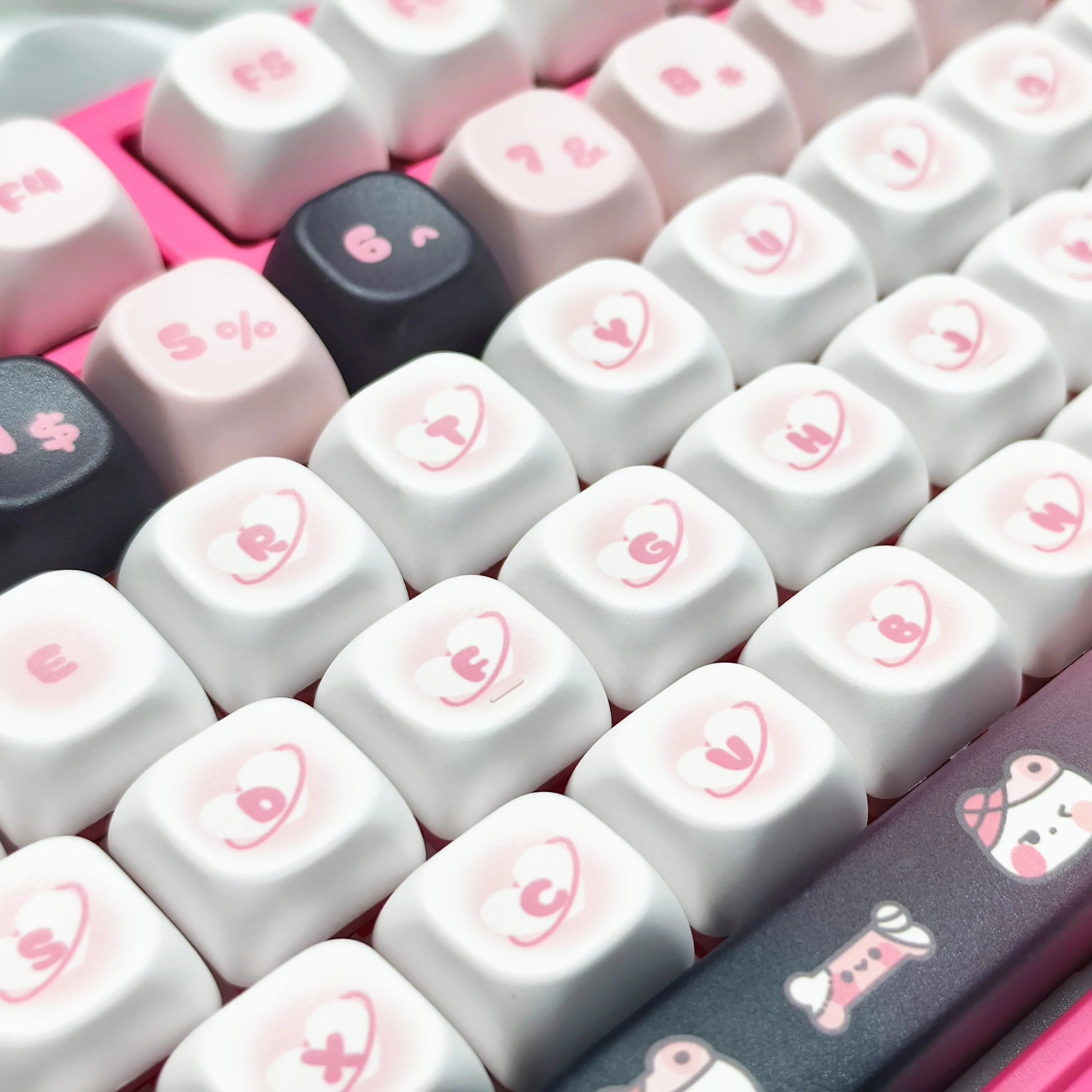 الظلام ليلة القط دمية keycap PBT الساخن التسامي فتاة لطيف الأسود والوردي HI75 HI8 K99 F99 104 F87