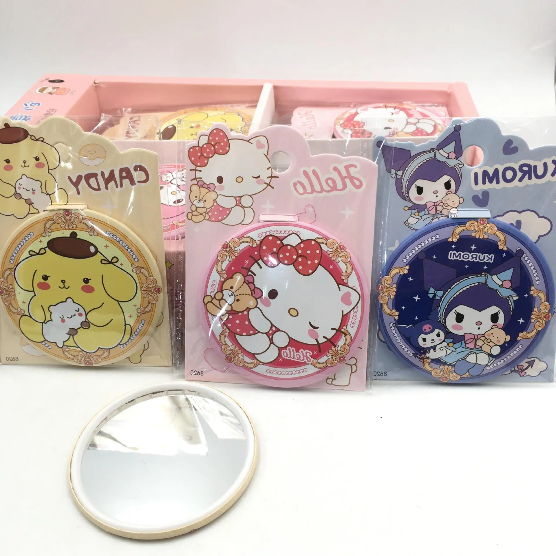 1PCS Anime Sanrio Mirror Cute Kuromi Melody Pochacco Hello Kitty Portable Round Mirror Beauty Gift