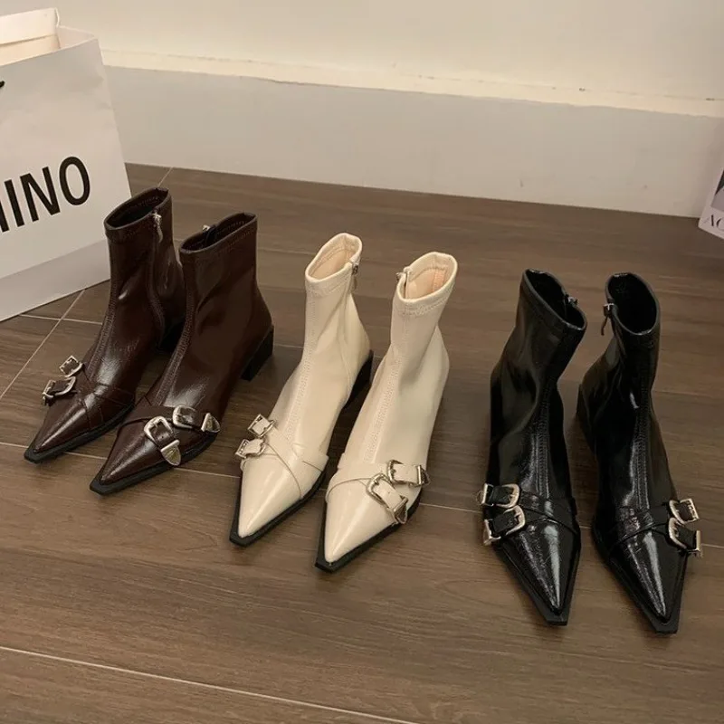 Zimowa nowe czółenka spiczasta Chelsea Boots 2023 średnie obcasy projektantka buty do kostki Punk Fad PU skóra Botas Zapatos De Mujer