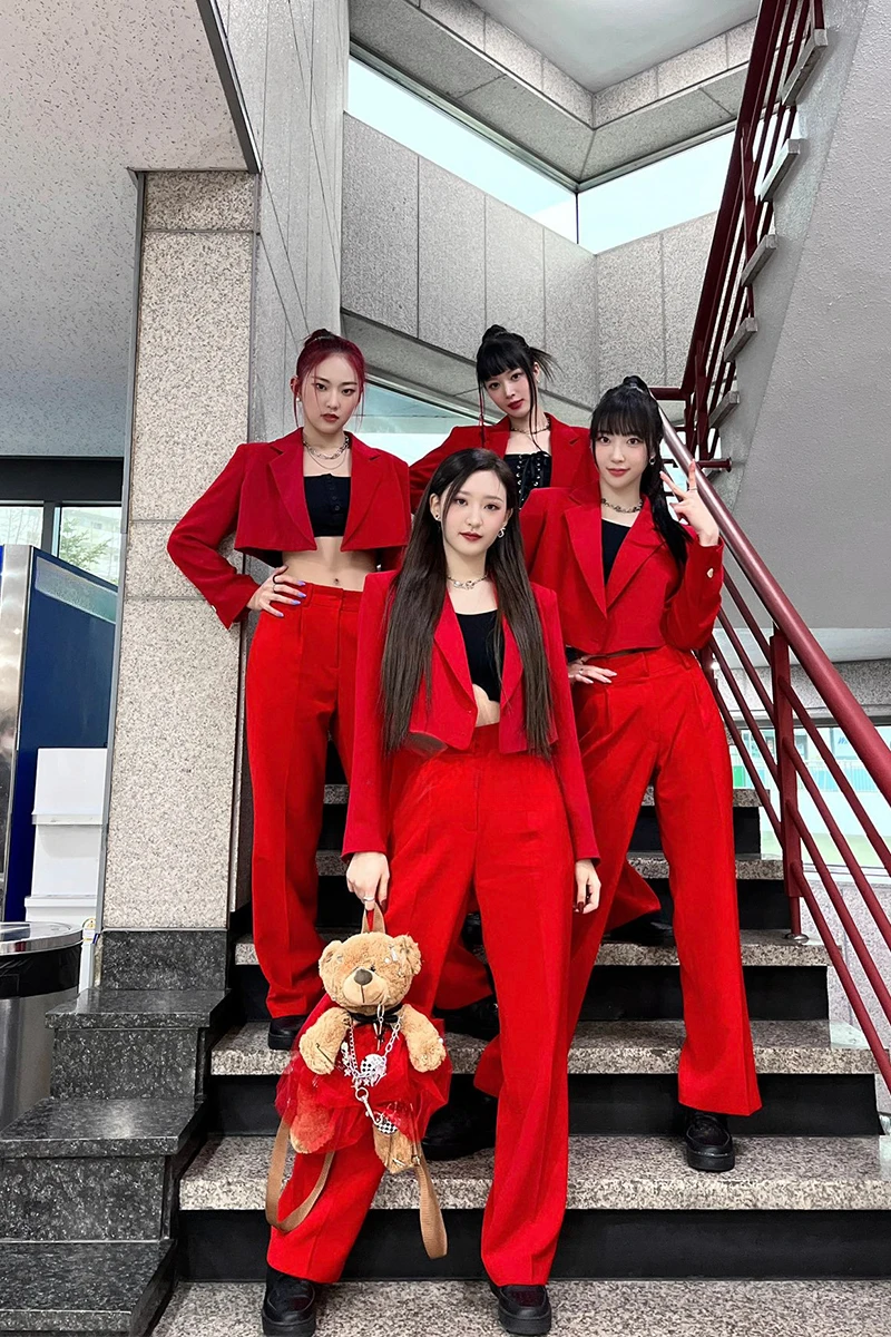 Kpop Girl Group Concert Y2k Clothing Women Sexy Red Short Jackets Black Slim Vest Loose Straight Wide Leg Trousers Stage Outfits