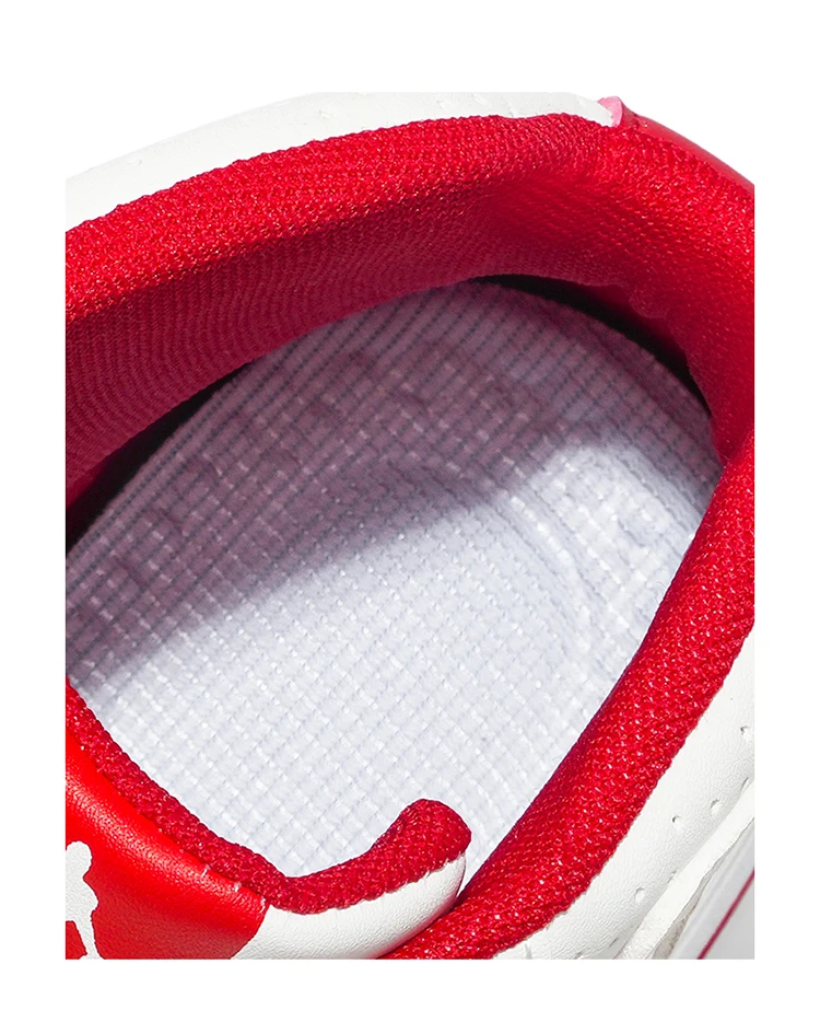 Klassische weiße High-Top-Sneaker für Herren, atmungsaktive Streetwear-Schuhe mit blauen und roten Akzenten – Detail 3