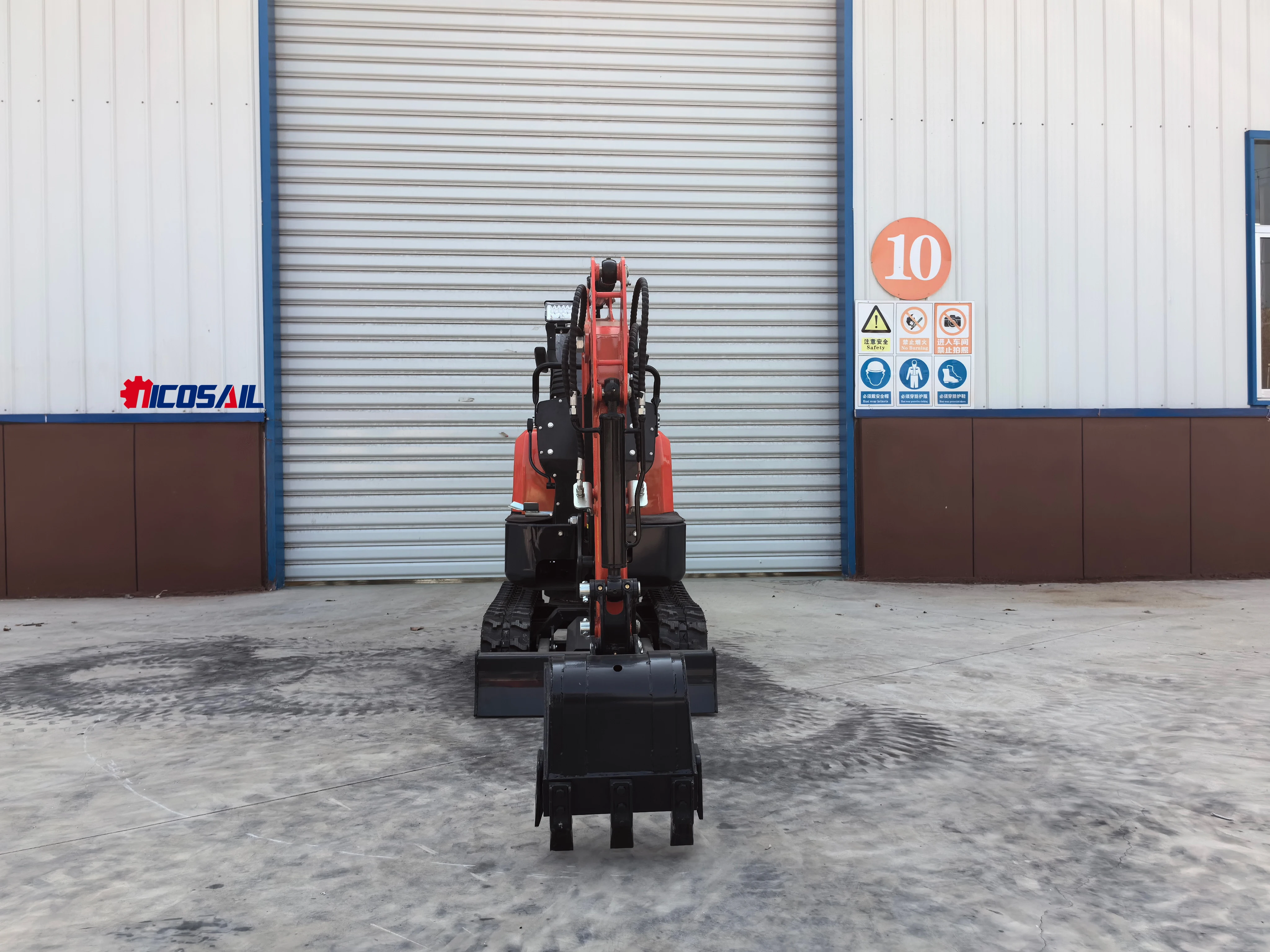 Newly designed Ce certified small excavator customized small excavator tailless quick hook by 2025