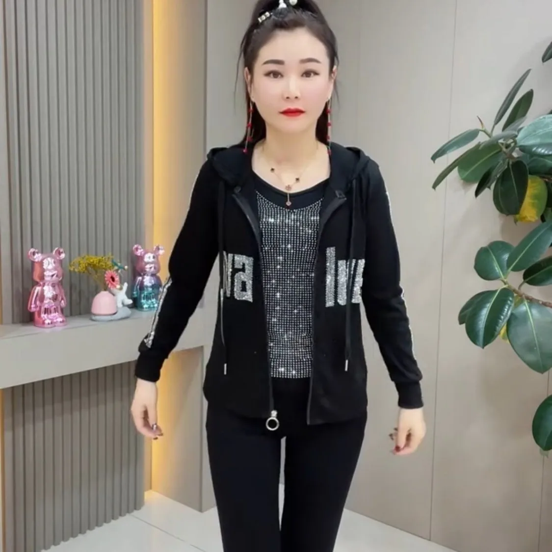 Spring Autumn Jackets Diamond Hooded Sweatshirt Women Design Cardigan Zipper Tops Sport Casual Outerwear Black Sweatshirt New
