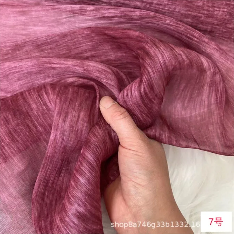 ผ้าไหมลินินย้อมสีธรรมชาติแบบกว้างพิเศษ ผ่านกระบวนการผัดและผสม สำหรับเสื้อเชิ้ตชุดกี่เพ้า