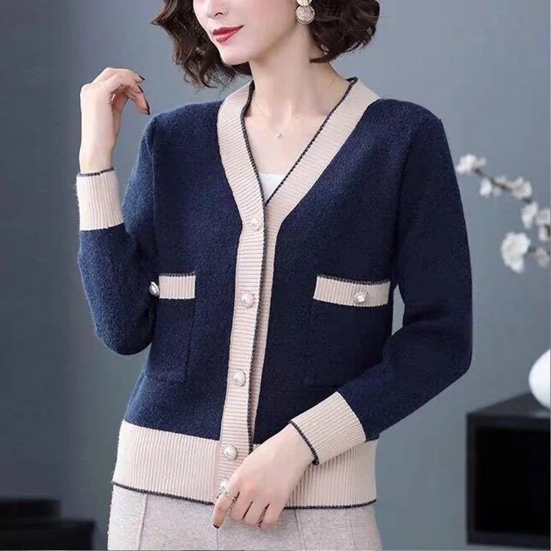 

2023 Autumn Women's Fashion Knitted Cardigan Coat Short Sweater Versatile Comfortable Small Fragrance Style Overlay Top