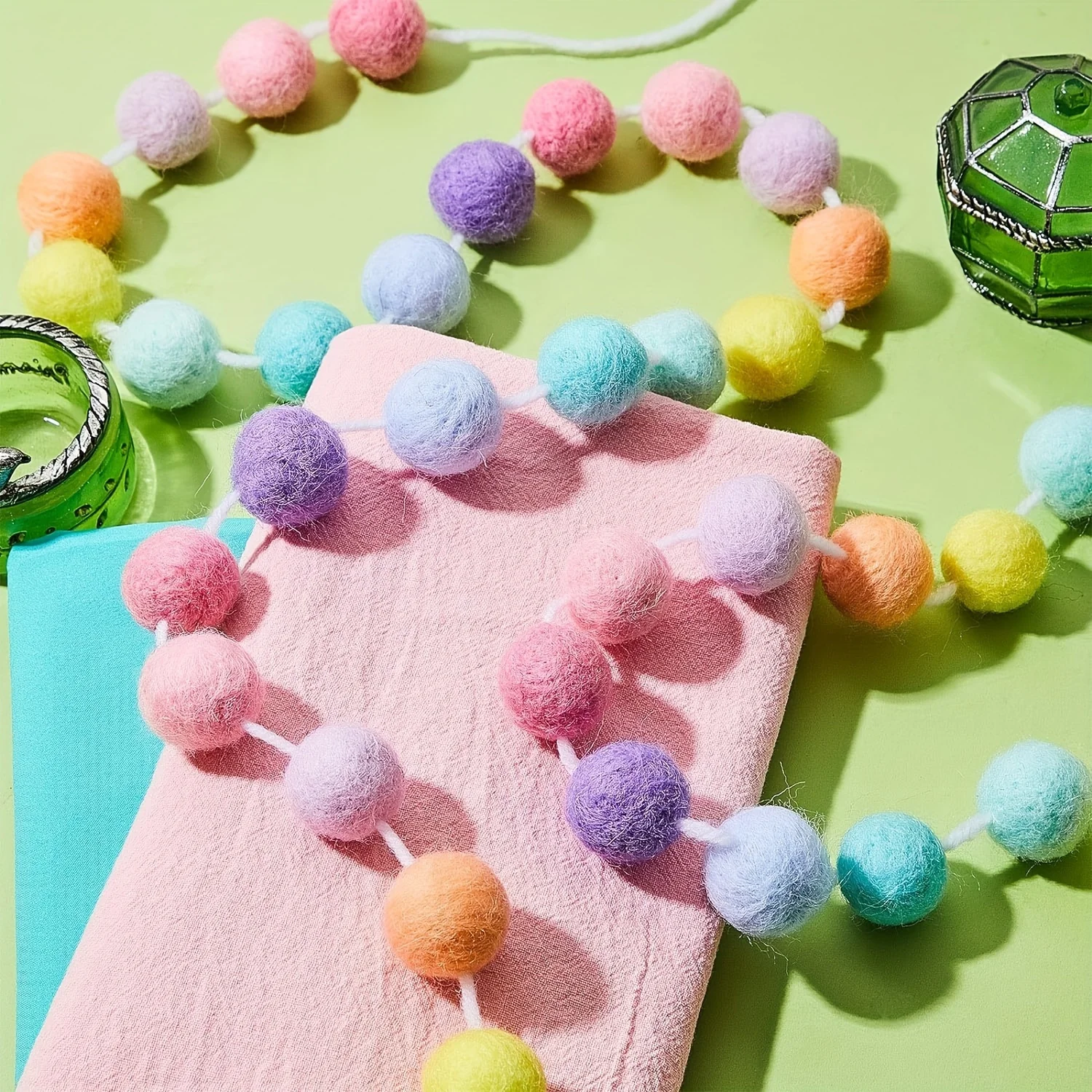 Felt Ball Garland Colored Pompon Garland, 200cm Long 24-Ball Garland Suitable for Mardi Gras Easter New Year Valentine Walls