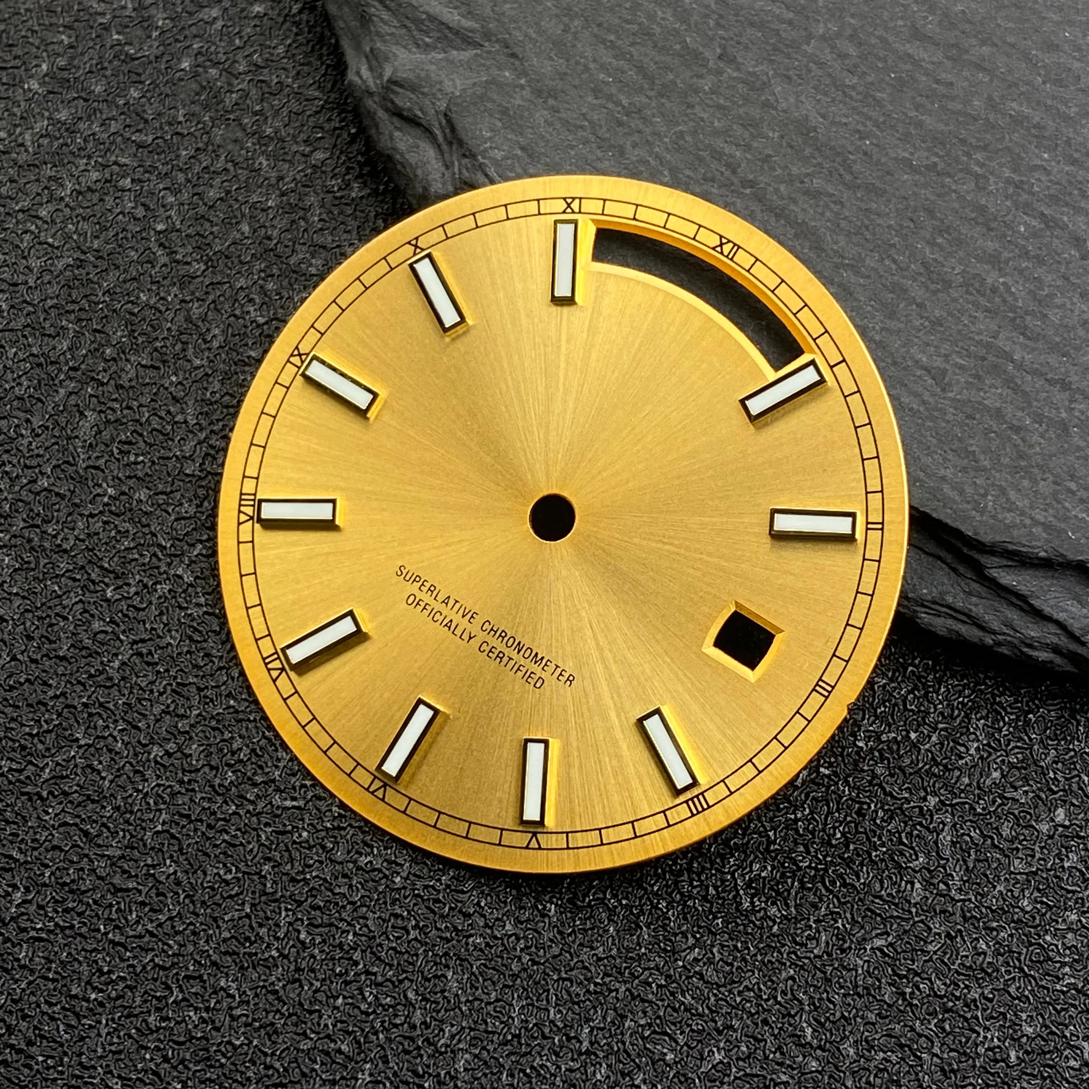 Аксессуары для циферблата 31 мм, без логотипа, днем и датой, зеленый светящийся циферблат Fot 8285, аксессуары для механизма, циферблат, индивидуальный дизайн логотипа, услуги