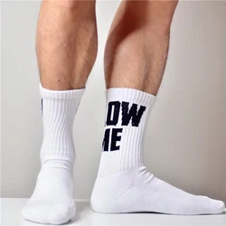 Calcetines con estampado de letras para hombre Gay, medias de tubo medio, informales, Fitness, deportes, negocios