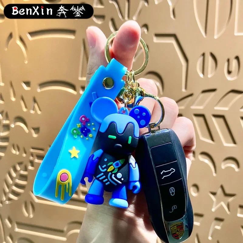2025 miniso هدايا سلسلة مفاتيح جرافيتي كرتونية إبداعية، قلادات حقيبة، قلادات سلسلة مفاتيح السيارة، هدايا صغيرة راقية ورائعة