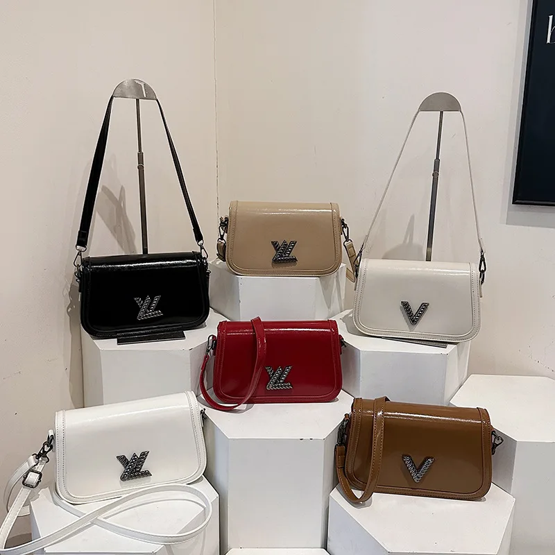 

Сумки2025 Новая женская сумка Европейская и американская мода Трансграничная маленькая сумка с буквенным принтом Сумка через плечо Сумка-мессенджер