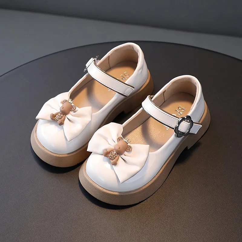 Girls Shoes Foreign Fashion 2024 Spring and Autumn Little Girl Fashion Show Single Shoes New Bear Color Shoes