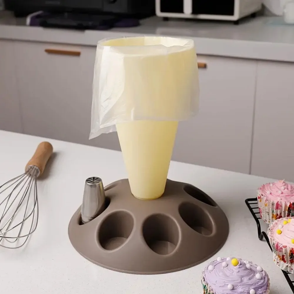 

Pipping Bag And Tips Holder with 8 Slots Nozzles Holder Tool Stand Holder Cake Decorating Pastry Tool Pastry Bag Holder