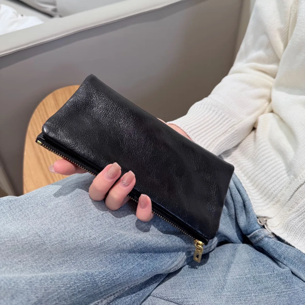 retro-tanned-leather-long-wallet-women's-zipper-money-clip-multi-card-fashionable-elegant-hand-held-bag-student-suitable