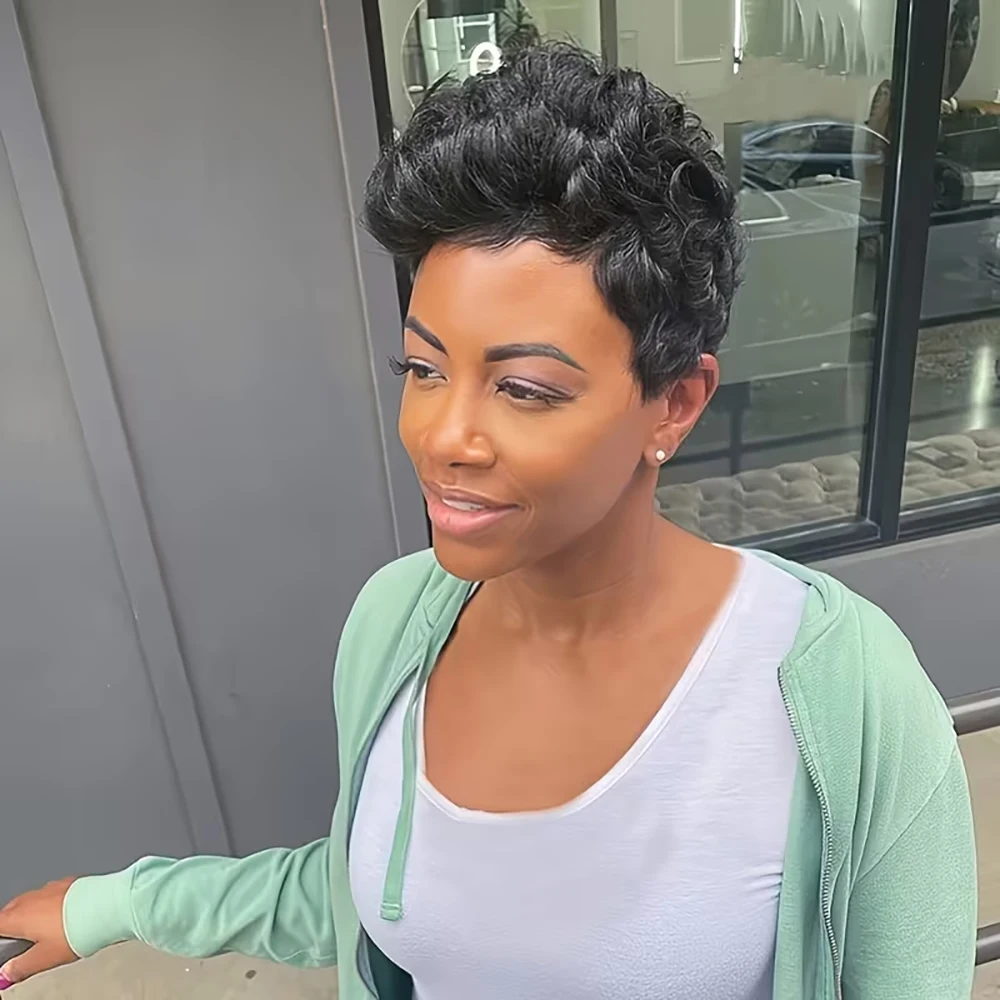 Parrucca corta con taglio pixie Parrucca per capelli umani ricci a onda sciolta con attaccatura dei capelli pre pizzicata per le donne Parrucca brasiliana per capelli Remy Protezione fatta a macchina