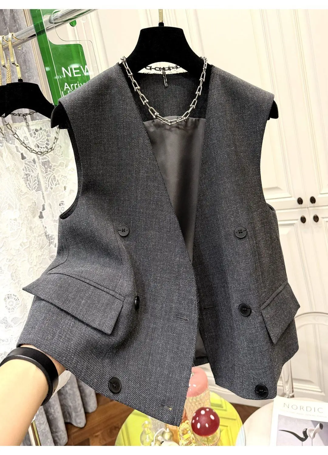 Loose Casual Double Breasted Suit Vest For Women In Spring 2026, New V-Neck Minimalist And High-End Layered Top
