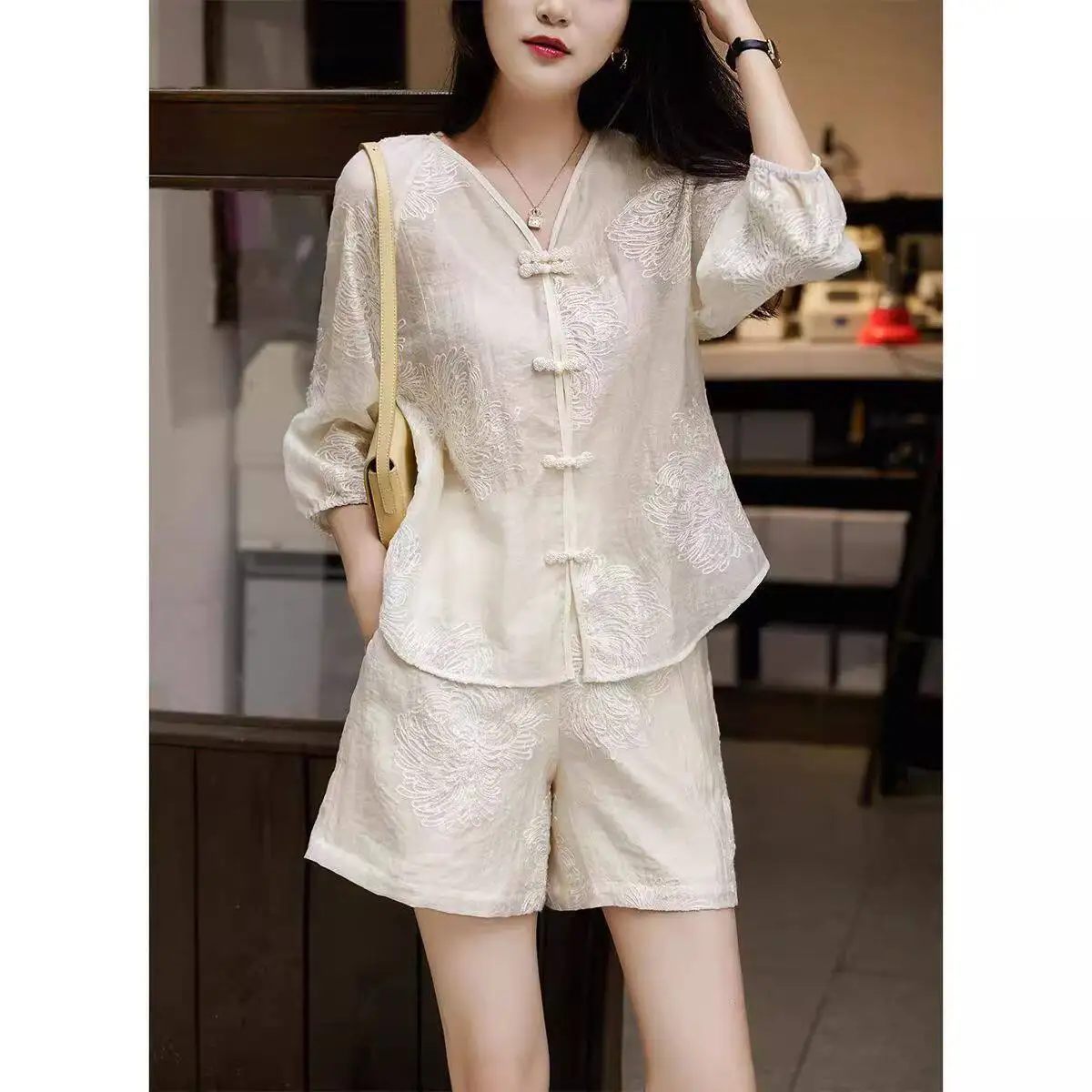 

Fashion Women's Set Spring/Summer New Embroidered Top Tank Top+Wide Leg Shorts 3-Piece Set