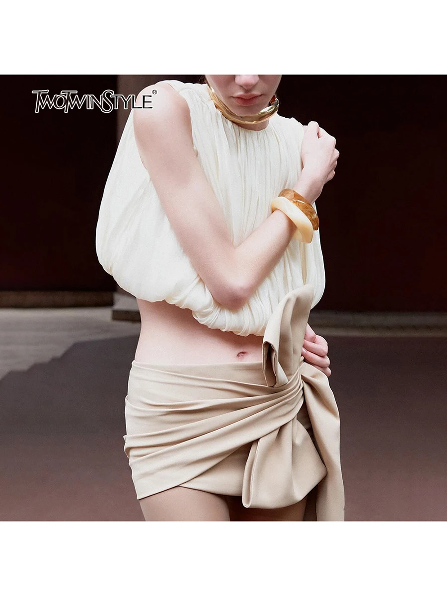

TWOTWINSTYLE Элегантный комплект из двух предметов для женщин, топ с рюшами и круглым вырезом, юбка с неровным подолом, шикарные комплекты, женский модный стиль наряда