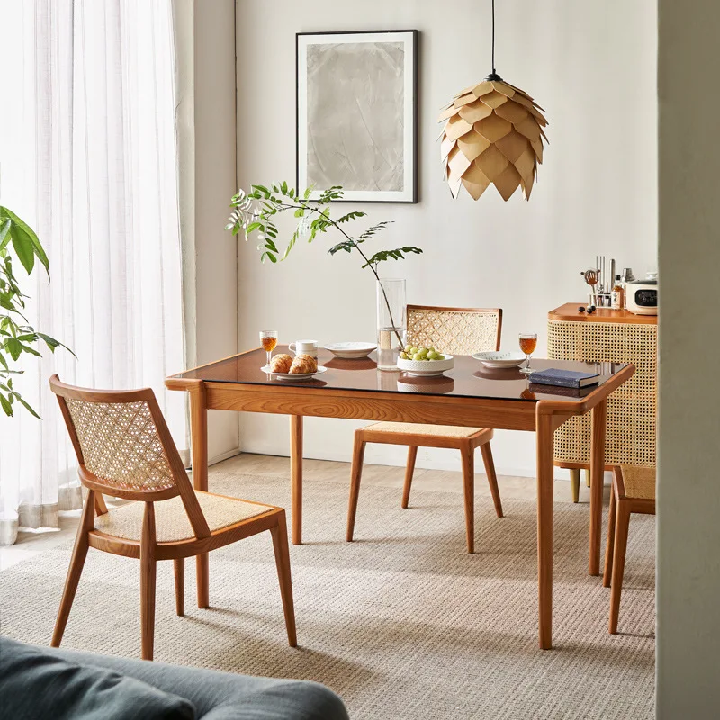 

Новый китайский обеденный стол из ясеня из ротанга, простой бытовой обеденный стол, стеклянная столешница, обеденный стол и стул, сочетание твердого цвета