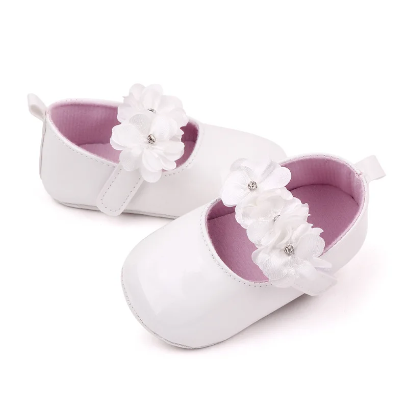 Baby Walking Shoes 2026 New Cute Baby Soft Single Shoe Fashionable Baby Princess Party Shoes Children's Daily Walking Loafers