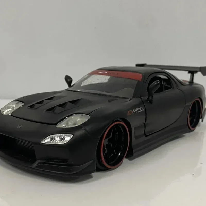 Jada 1:24 Mazda RX-7 Alta Simulação Carro Diecast Modelo de Liga de Metal Carro Coleção de brinquedos infantis presentes