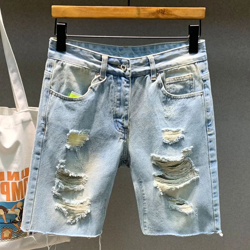 

Летние тонкие светло-голубые рваные джинсы для мужчин, модные свободные прямые брюки-пятиштани, повседневные брюки средней посадки для мужчин