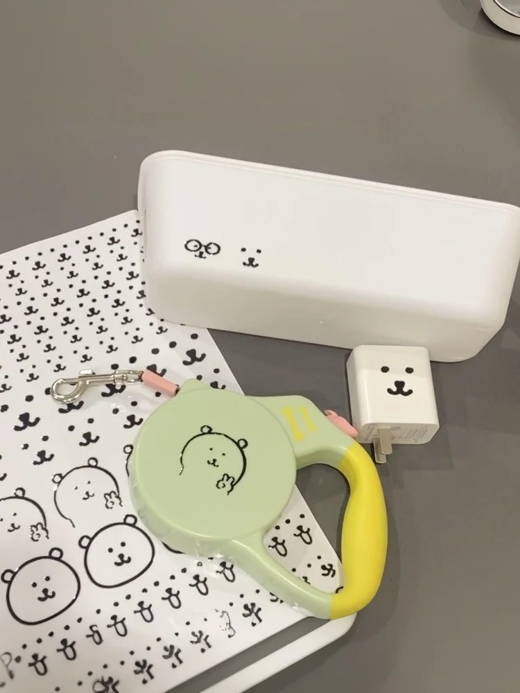 Simpatico orso cartone animato adesivo piatto decorazione adesivo tazza d'acqua decorazione computer può essere utilizzata per attaccare la scatola di immagazzinaggio dei mobili