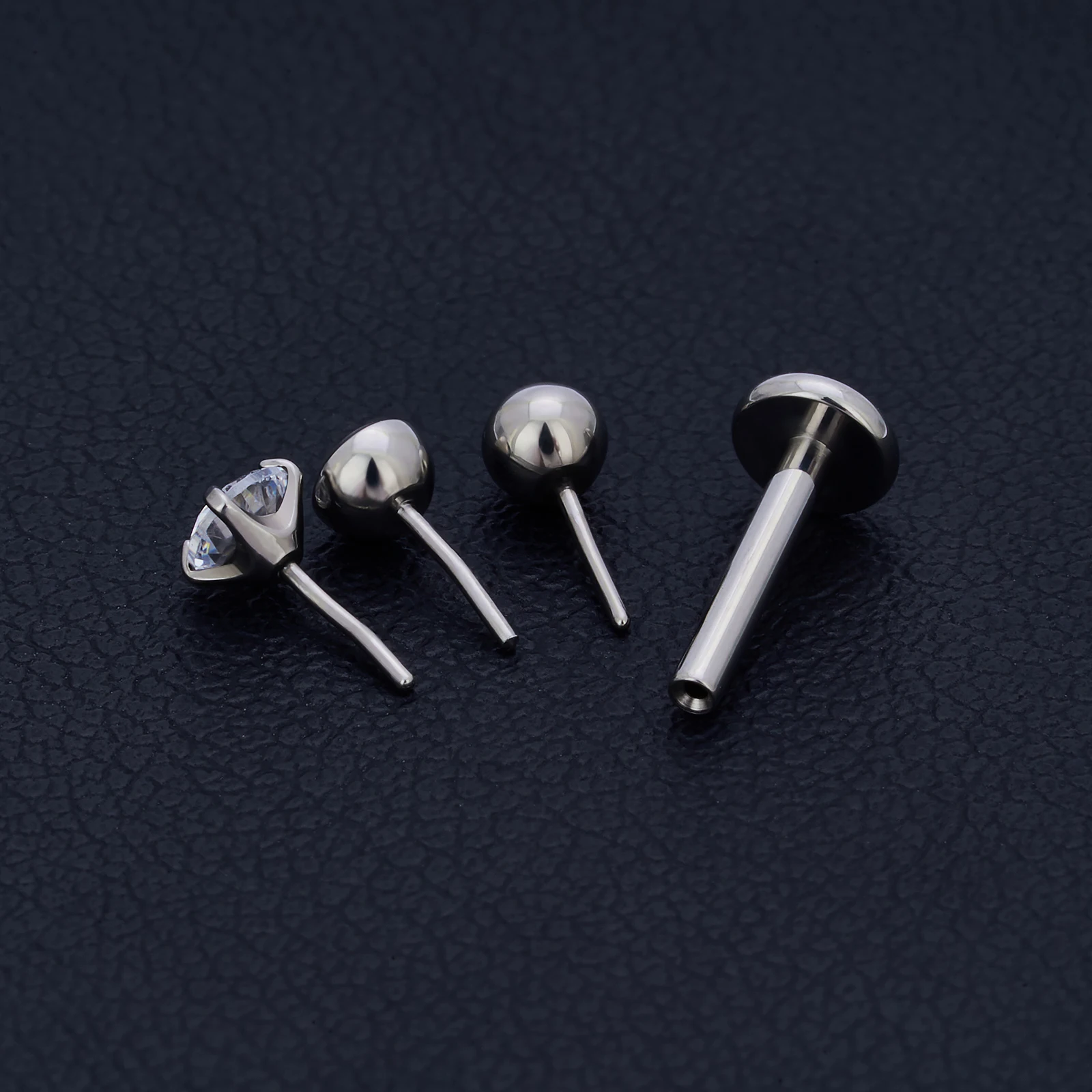 Threadless Labret الشفاه حلقة - مراجعة Body Jewelry Threadless وسعره