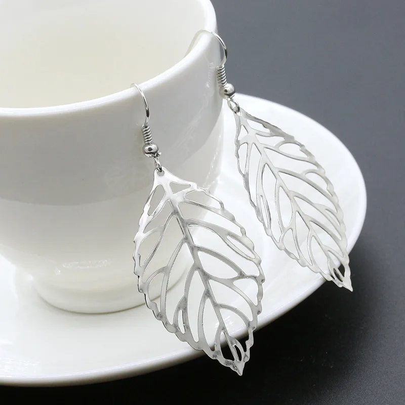 Brief Hollow Out Leaves Drop Earrings for Women Vintage Silver Golden Color Dangle Earrings Hook Jewelry Trendy Ear Accessories