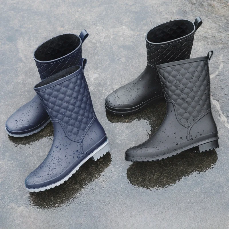 

Anti-Slip PVC Mid-Calf Rain Boots Women's Fish Selling Waterproof Plastic Rain Shoes Grid Pattern Outdoor Wear Spring Autumn