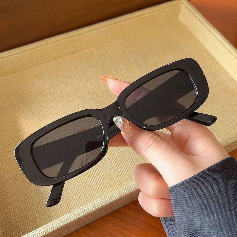 Korean Style Rectangle Sunglasses Fashion Fun Cute Ladies  display picture 1