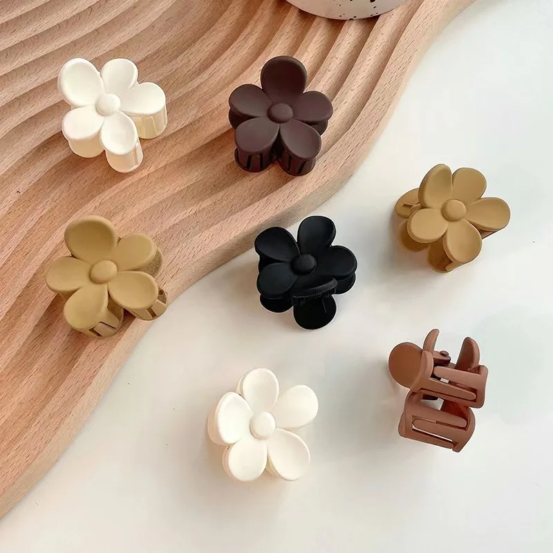 AISHG Mini Flower Acrylic Hair Clips Sweet Women High Ponytail Fixed Hairpin Broken Clamp Bangs Cawl Clip Girls Hair Accessories