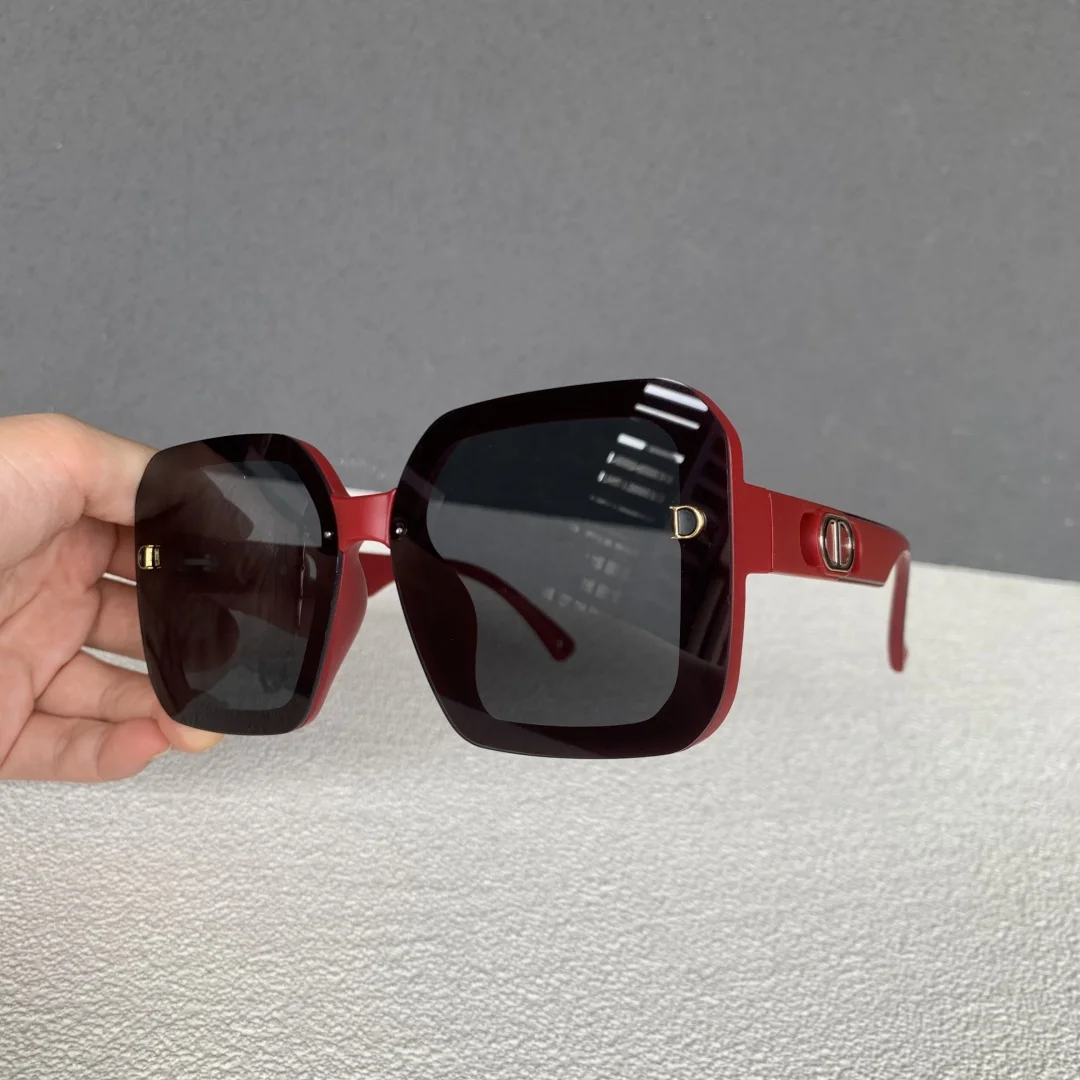 

Red Pink Women's Sunglasses Fashion Vintage Square Sun Glasses Female Retro Luxury Designer Shades for Women Black Eyewear