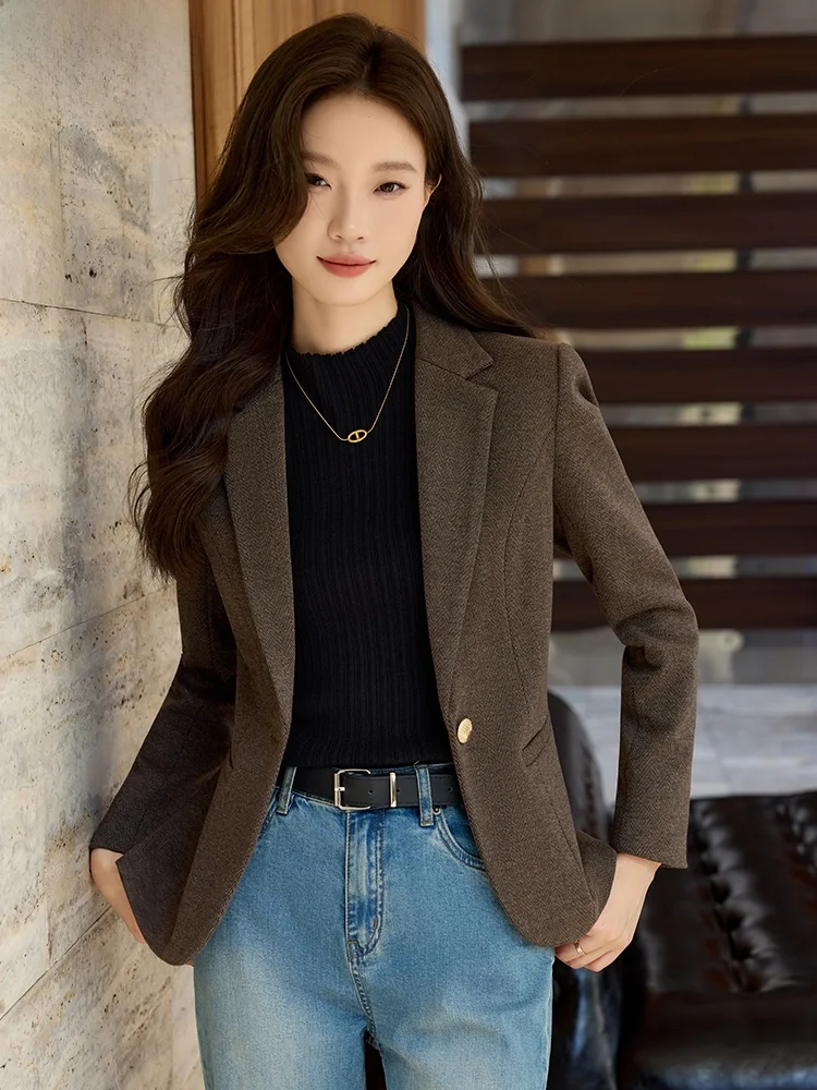 

Caramel Woolen Suit Jacket Women's Autumn New Style Vintage Small Size Ladies' Top High Waist Design Button Detail
