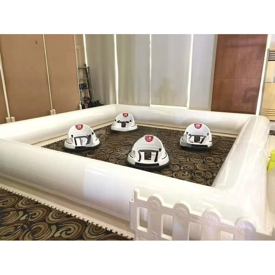 مسار سيارة ممتص للصدمات أبيض قابل للنفخ بدون قاع مسار كارت قابل للنفخ 16.5 × 16.5 قدم.