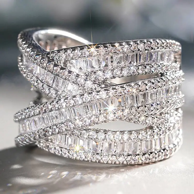 Huitan Luxuriöser Damenring mit Kreuzdesign, vollständig mit funkelnden Zirkonia besetzt, modisches Party-Finger-Accessoire für Damen, Hochzeitsschmuck