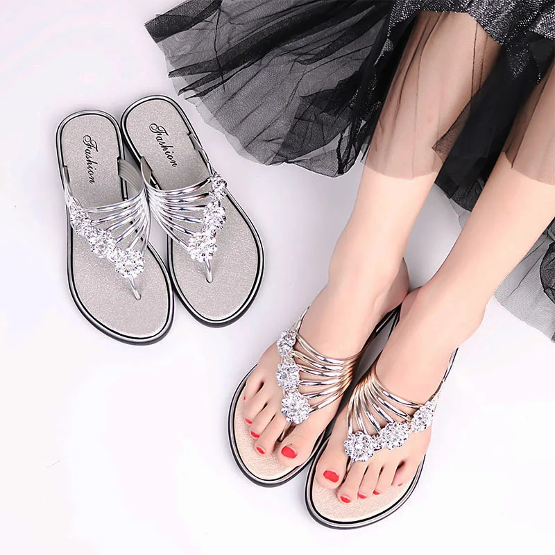 2024 Women\'s Slippers Summer Sandals New Flat Silver Women\'s Shoes Light Slippers Women\'s Outerwear Casual Flip Flops